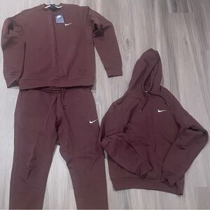 New Men’s Nike Full Set Sweatsuit/Joggers/Hoodie/Crewneck — chocolate — Size M/L